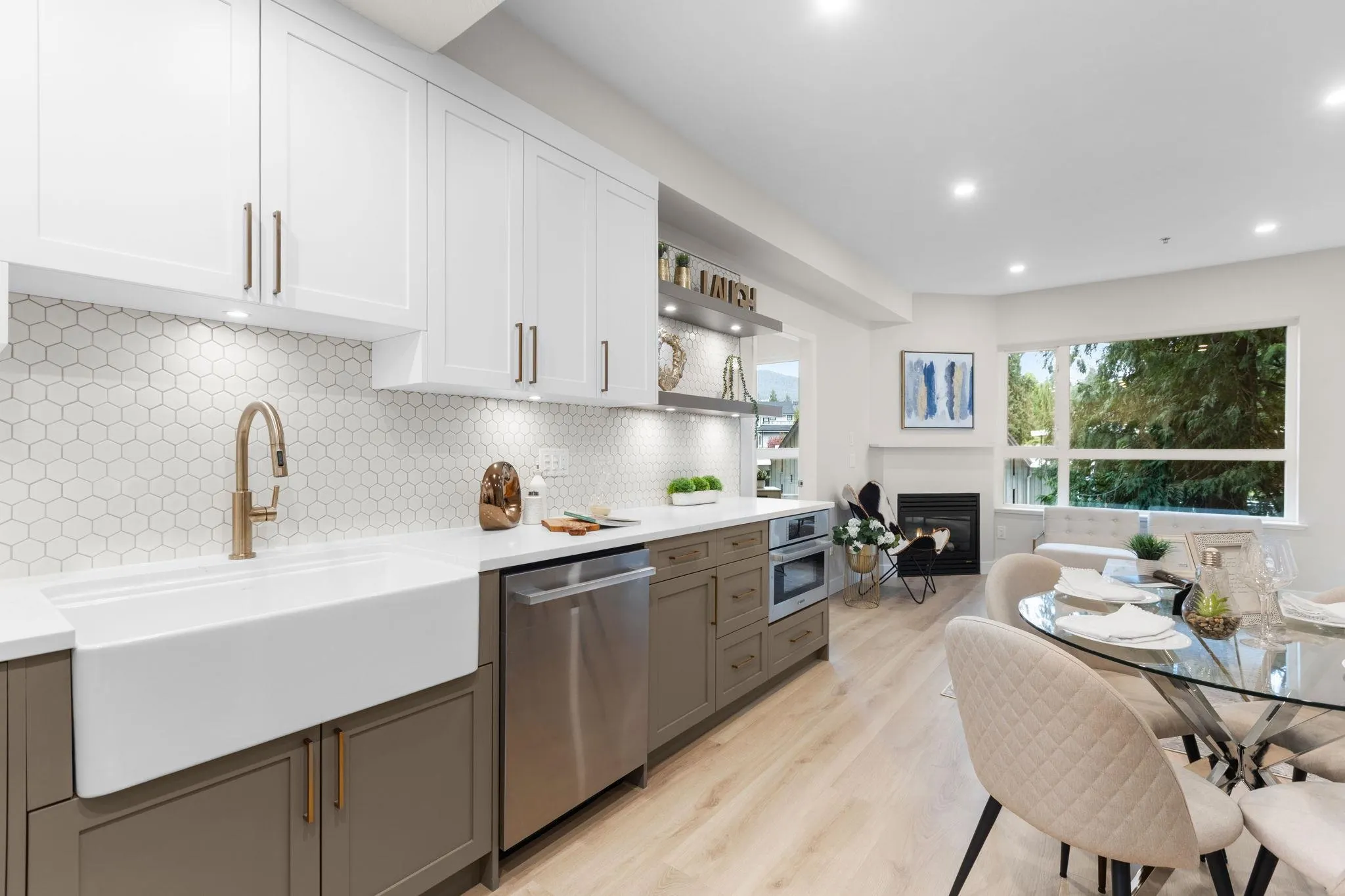 3151 Connaught Crescent #206