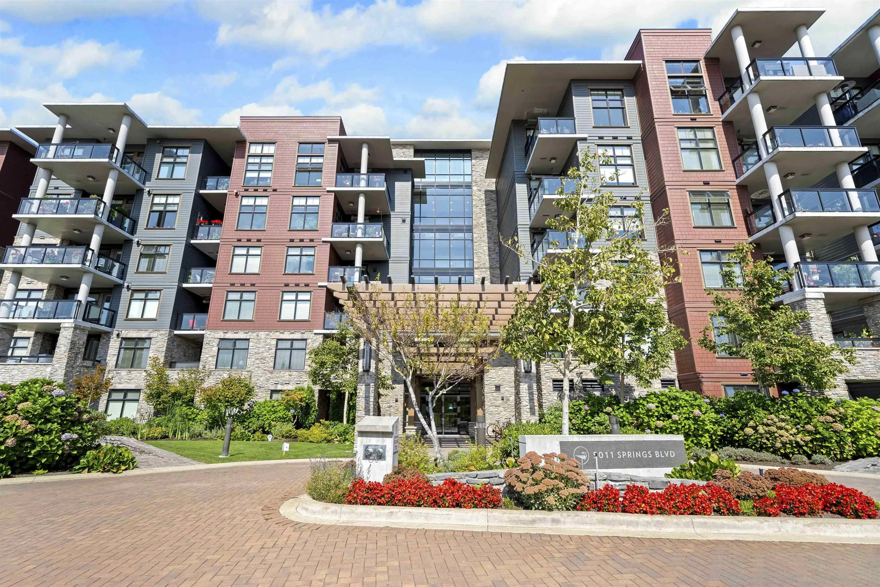 5011 Springs Boulevard #302
