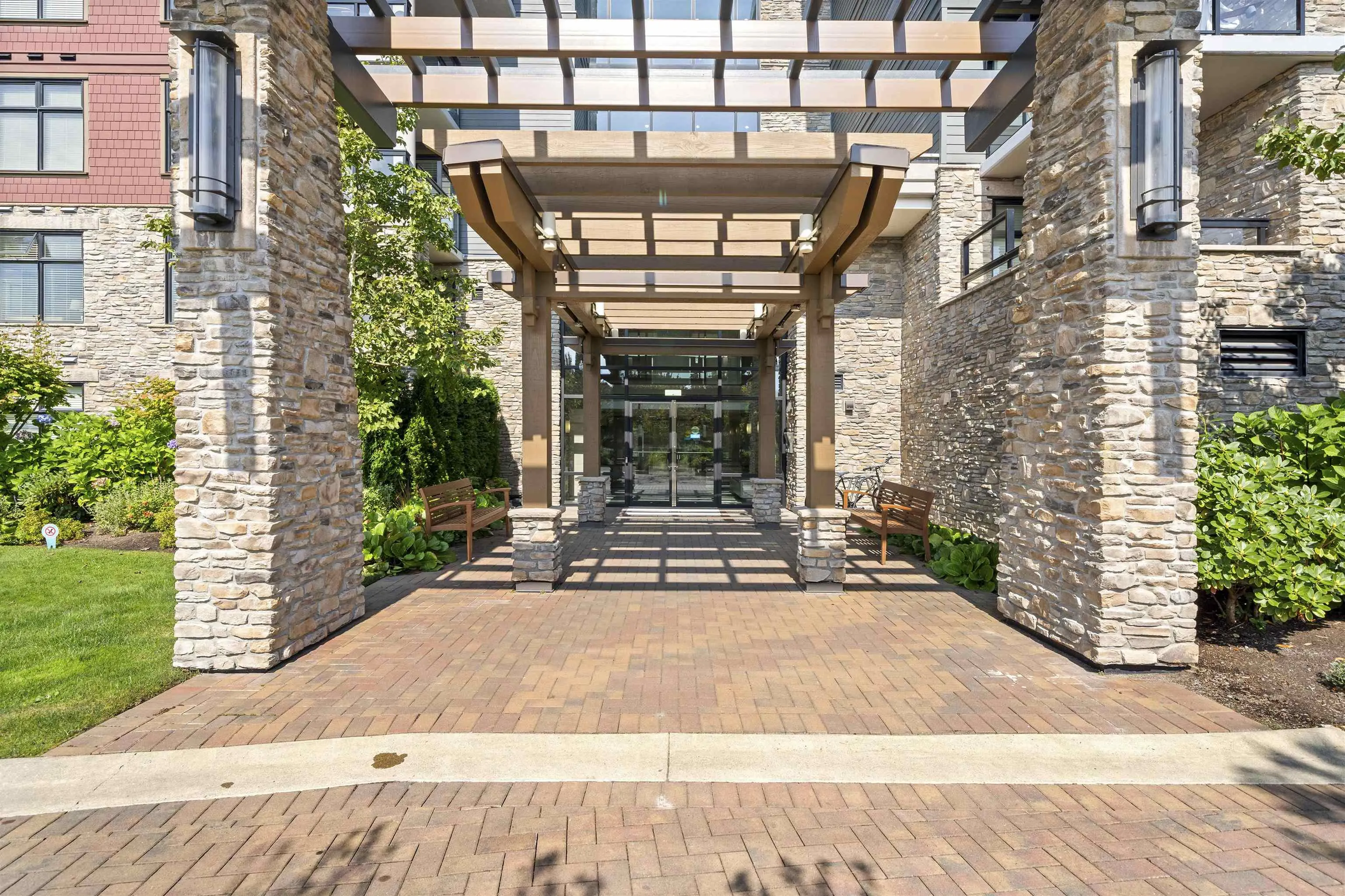 5011 Springs Boulevard #302