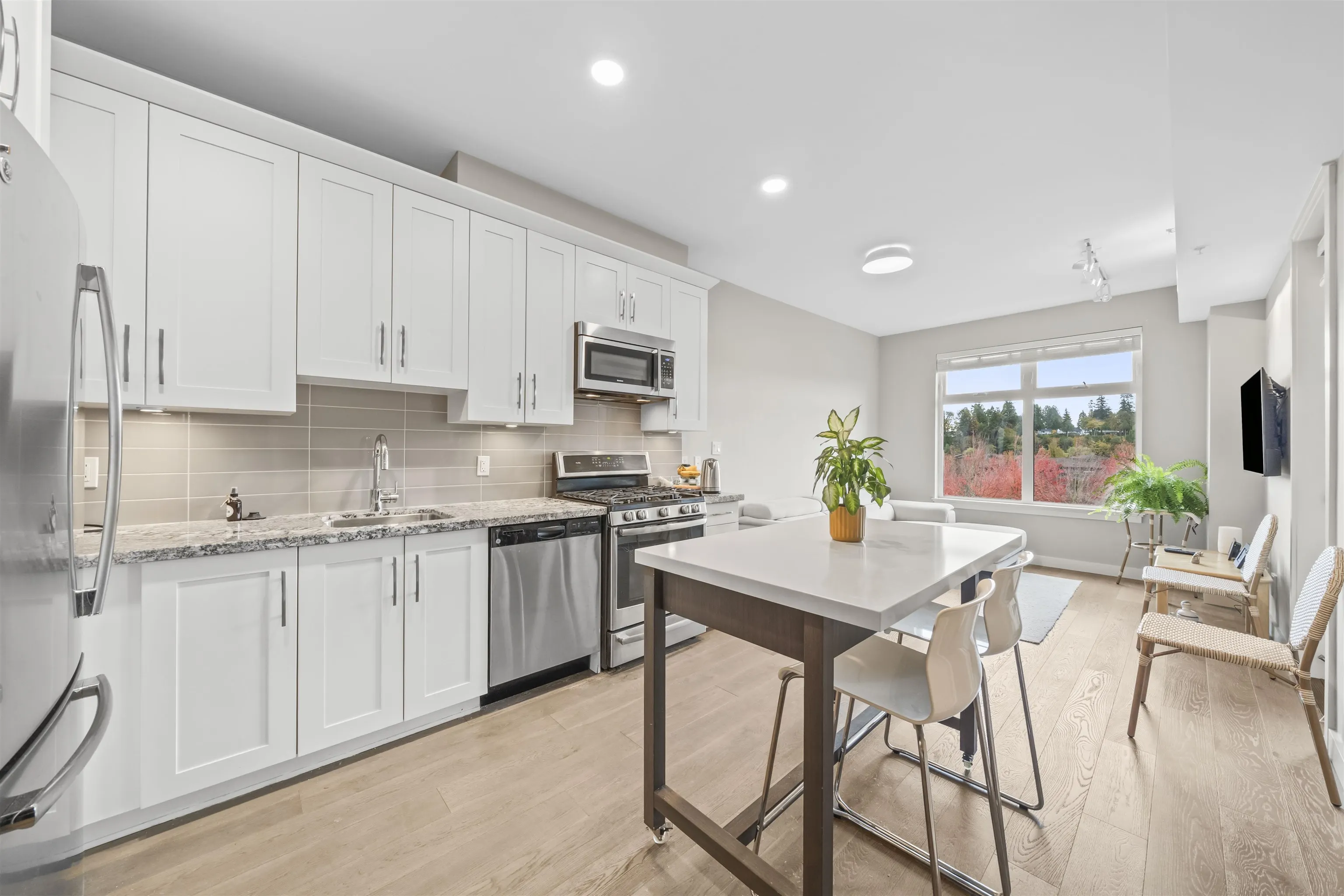 5011 Springs Boulevard #302