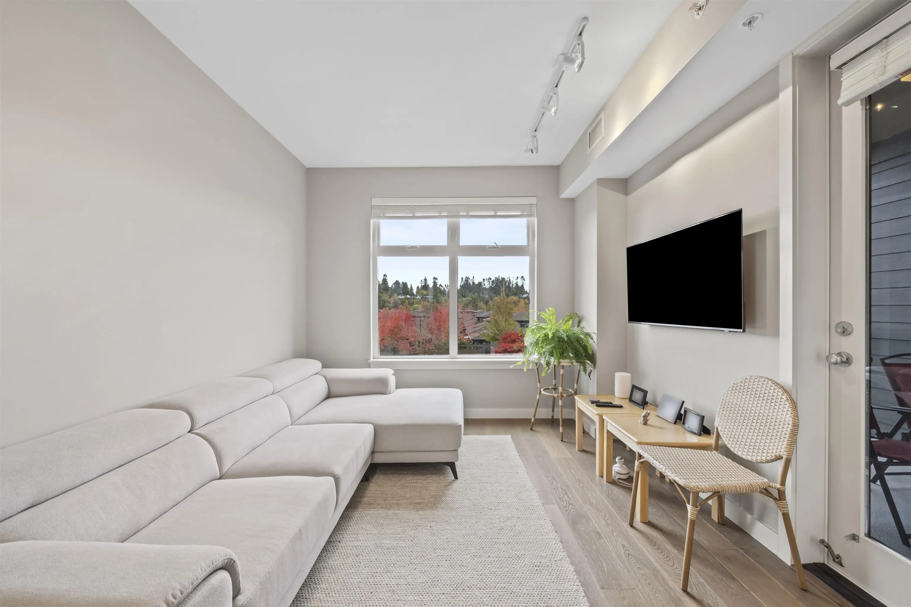 5011 Springs Boulevard #302