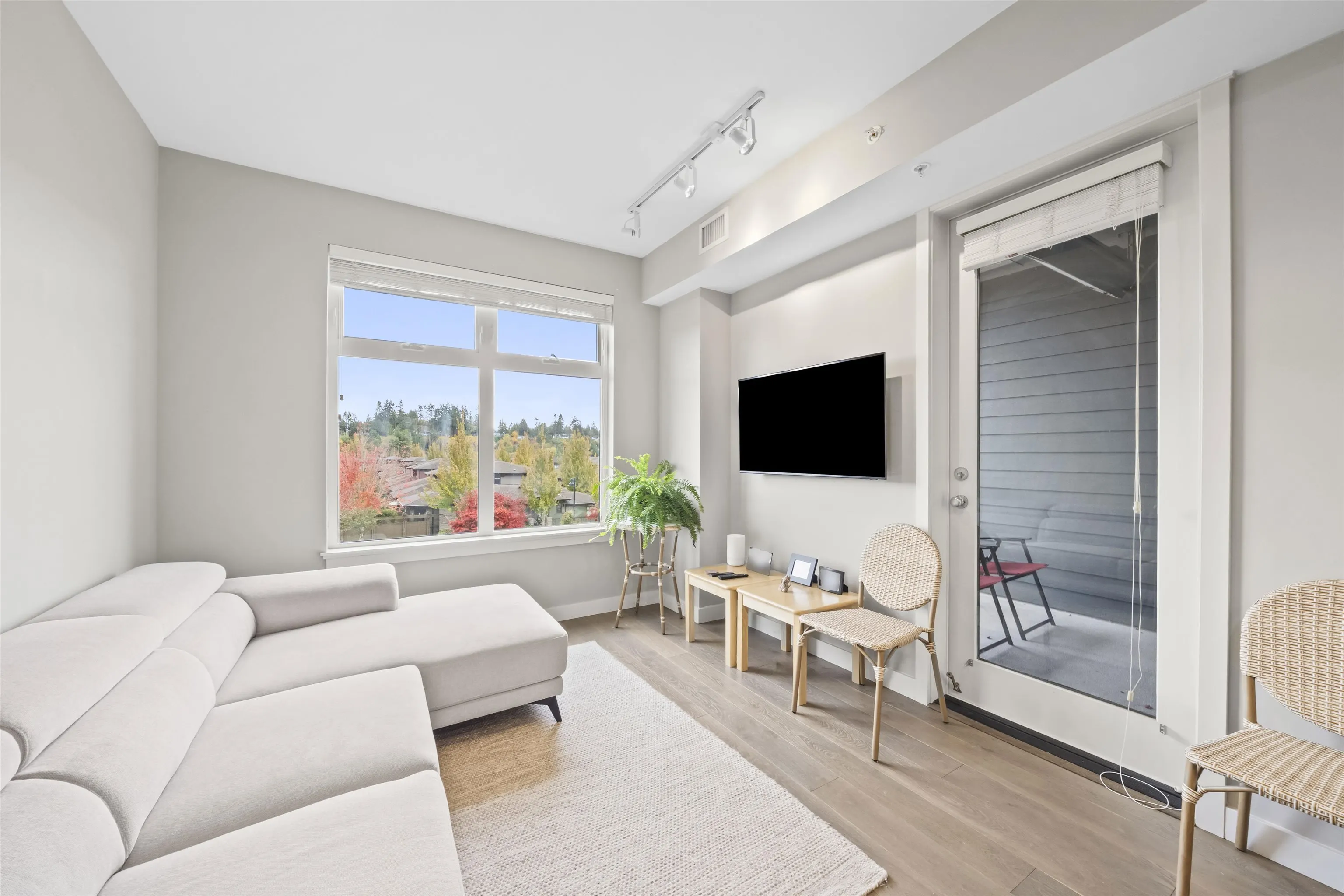 5011 Springs Boulevard #302