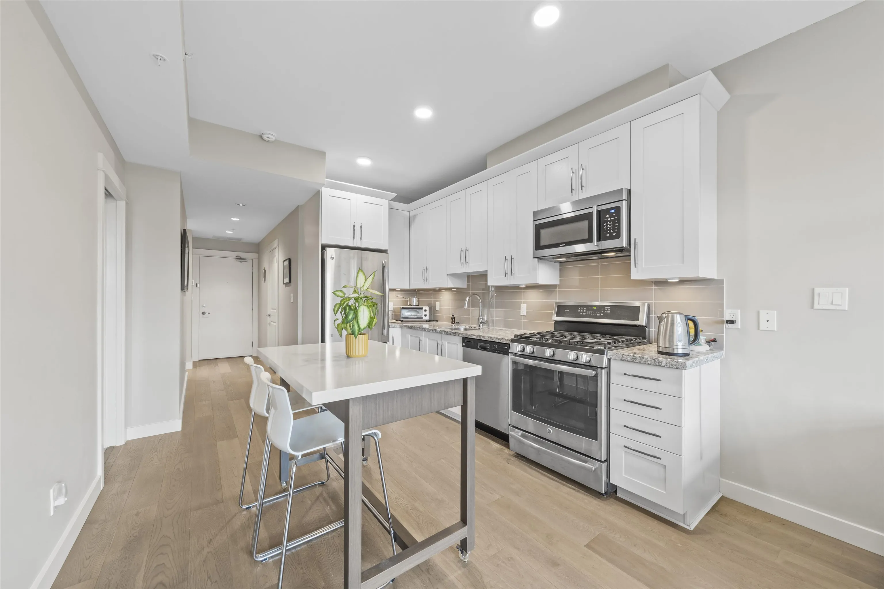 5011 Springs Boulevard #302