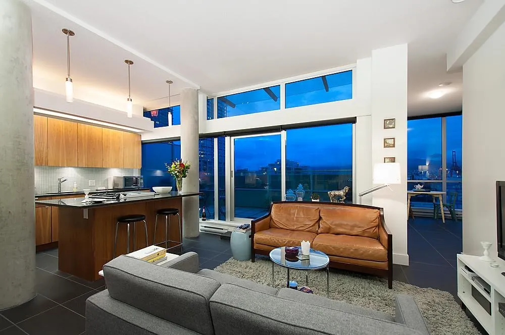 33 W Pender Street #802