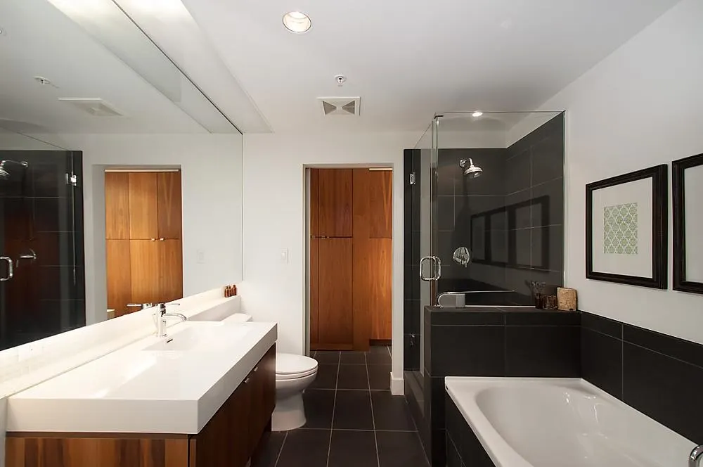 33 W Pender Street #802