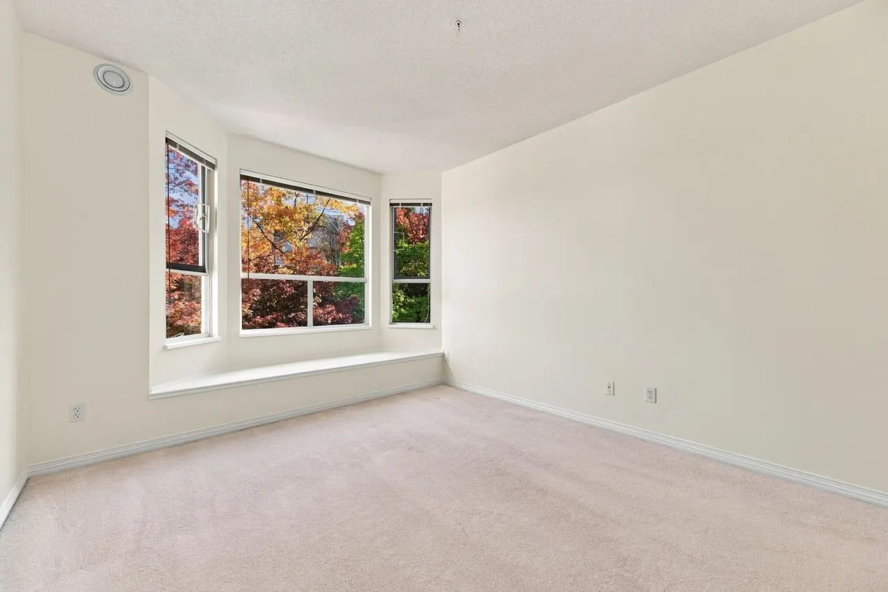 5270 Oakmount Crescent #405