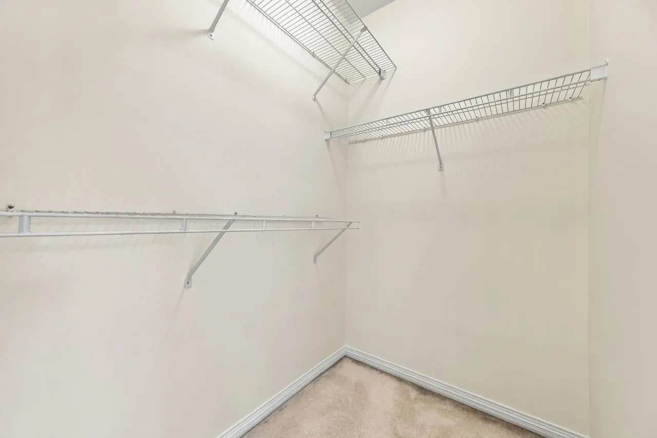5270 Oakmount Crescent #405
