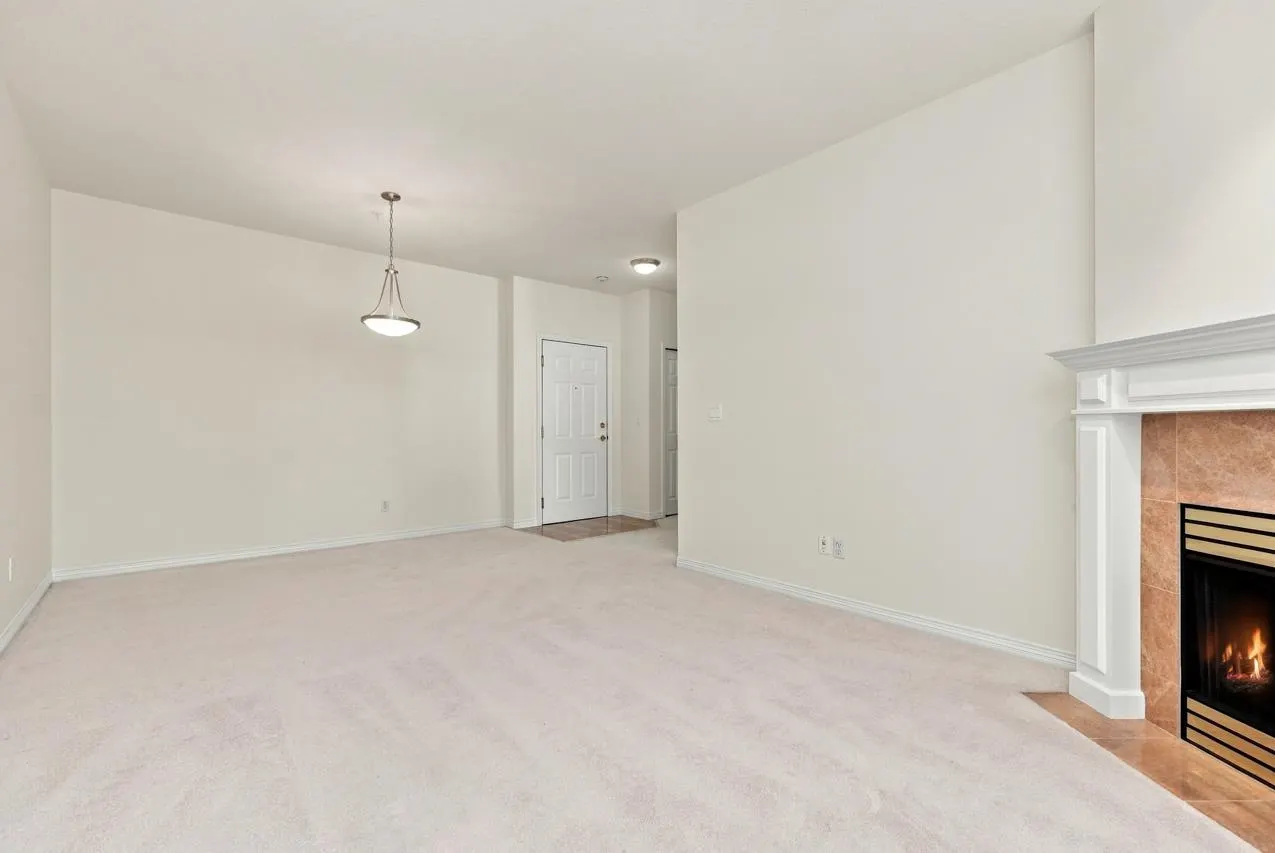 5270 Oakmount Crescent #405