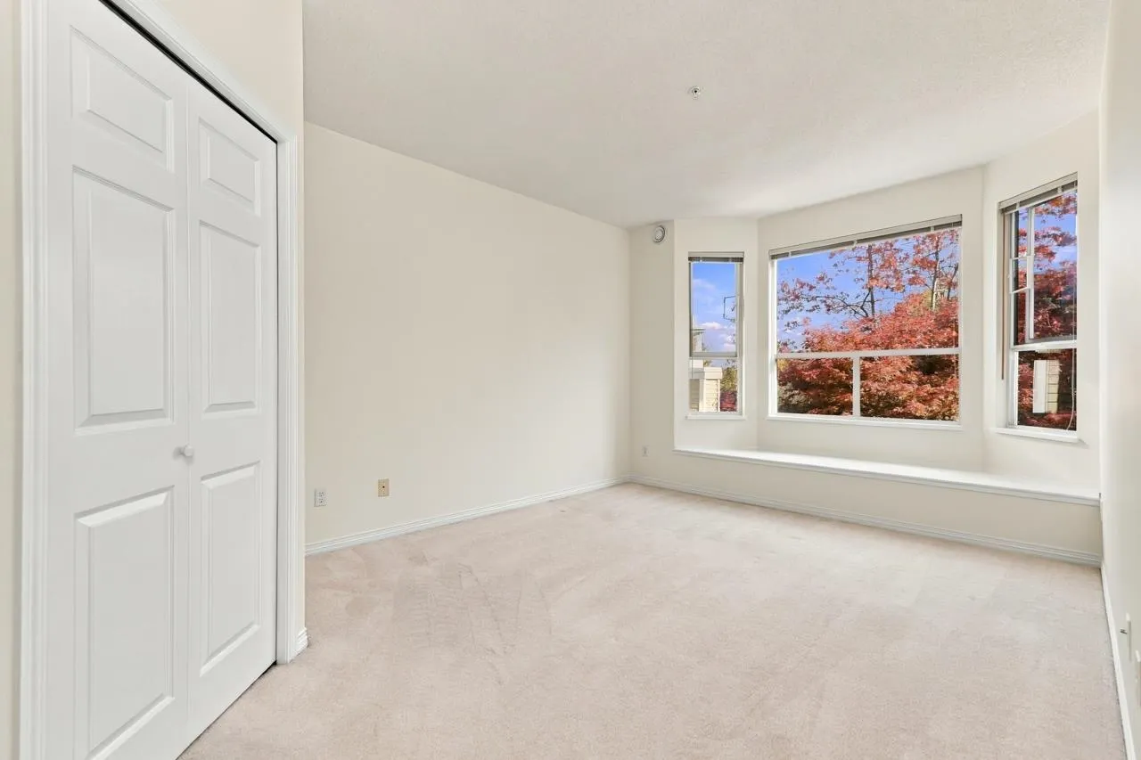 5270 Oakmount Crescent #405