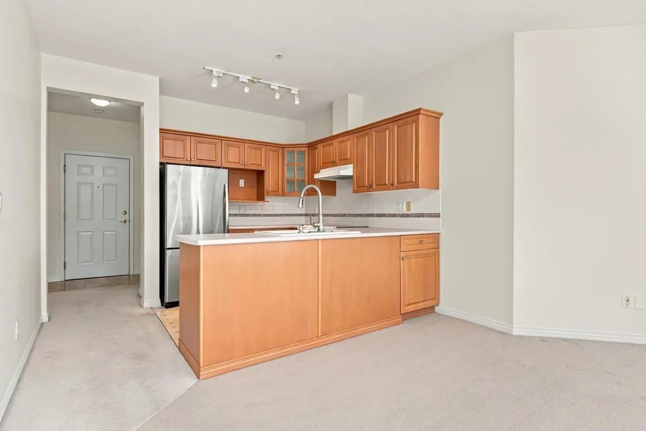 5270 Oakmount Crescent #405