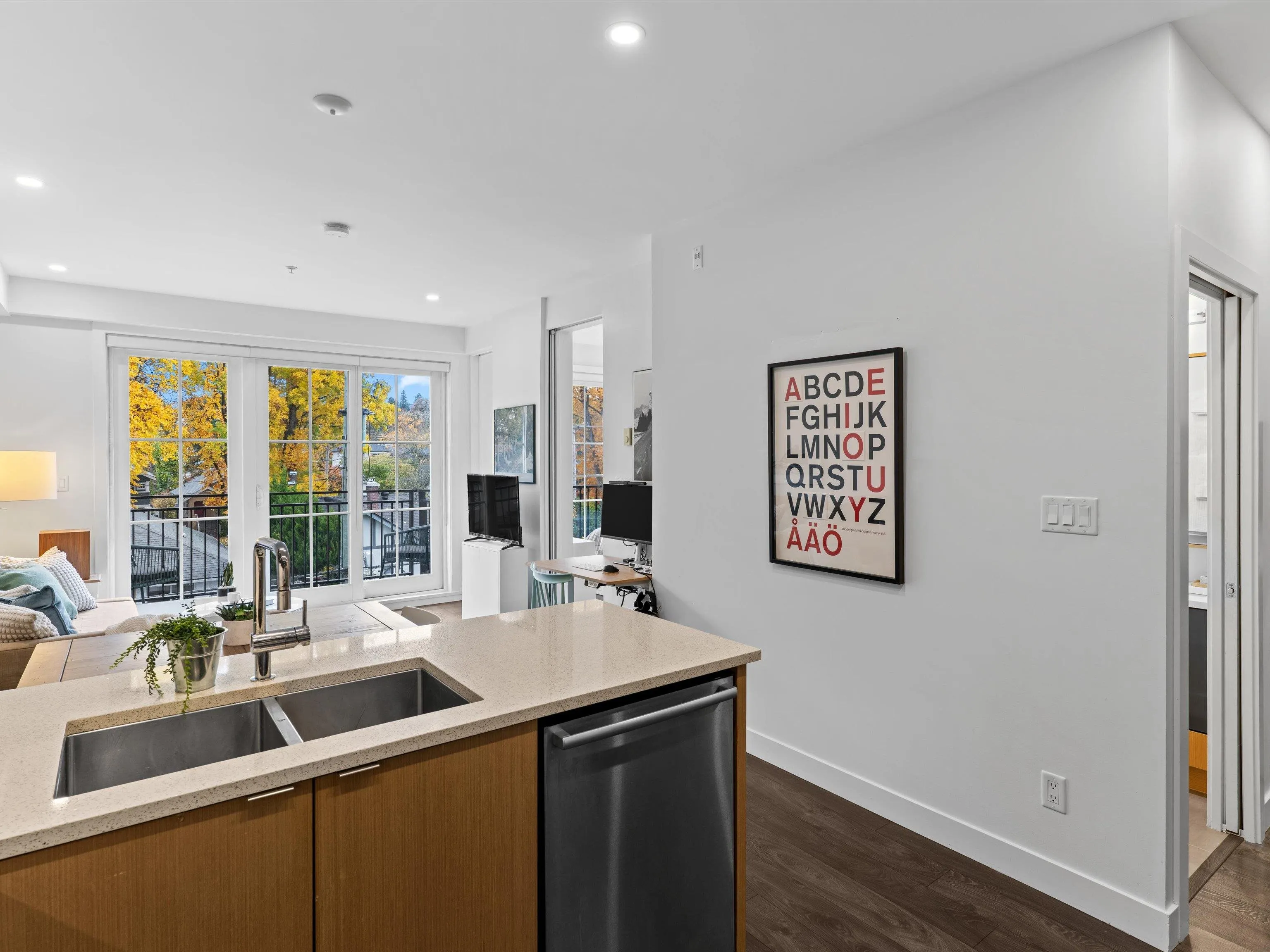 2528 Collingwood Street #302