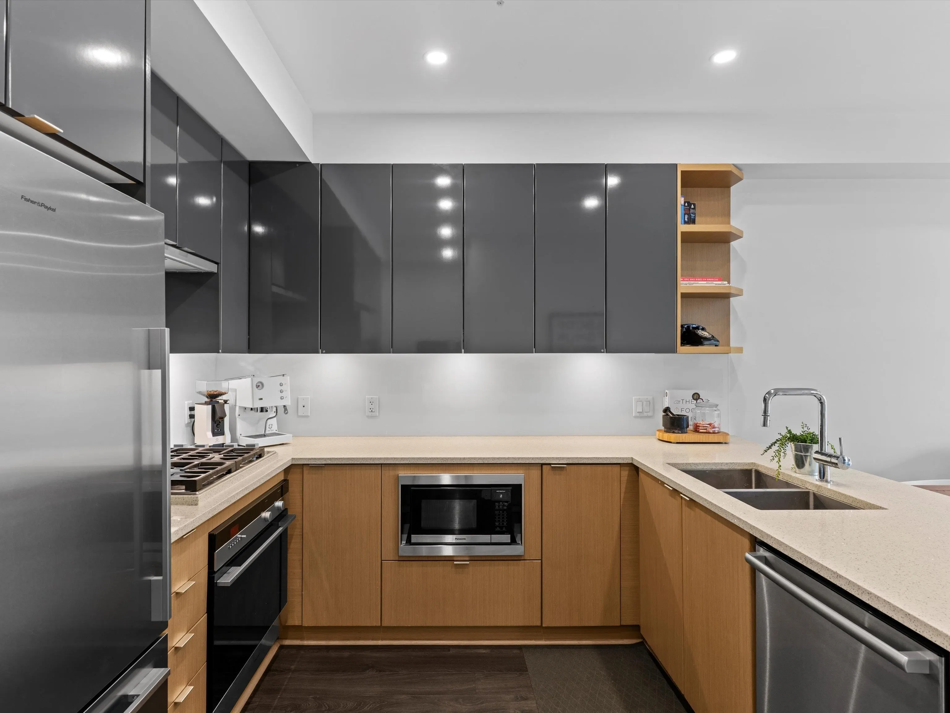 2528 Collingwood Street #302