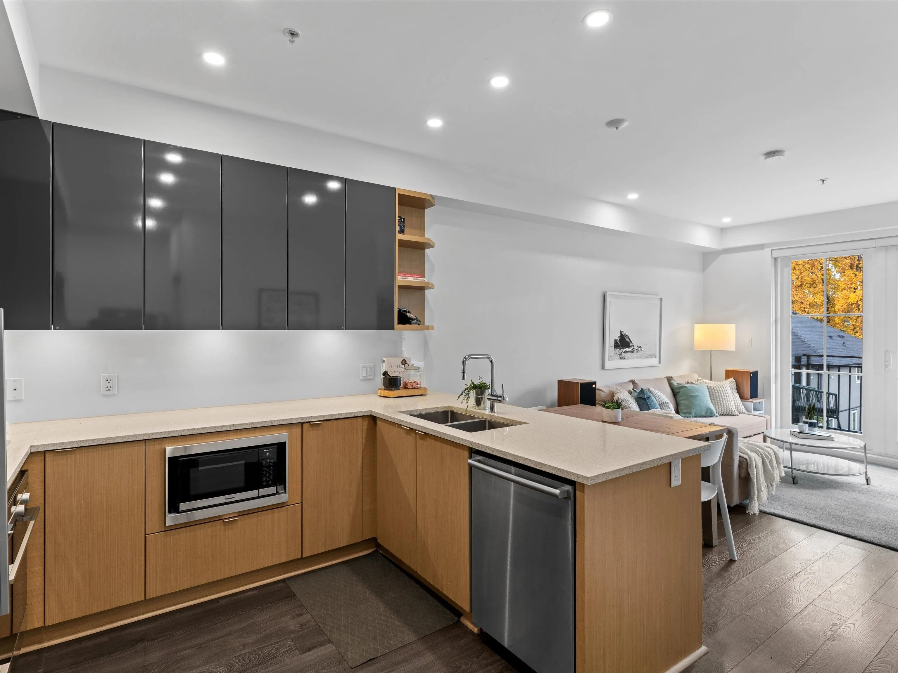 2528 Collingwood Street #302