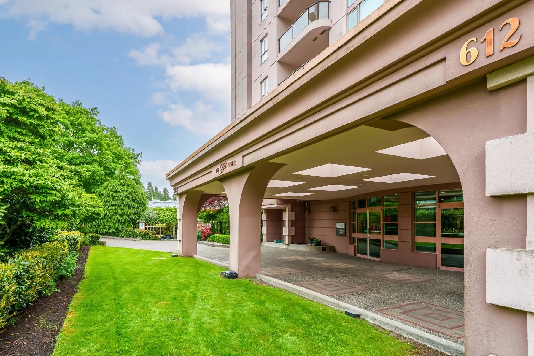 612 Fifth Avenue #1705