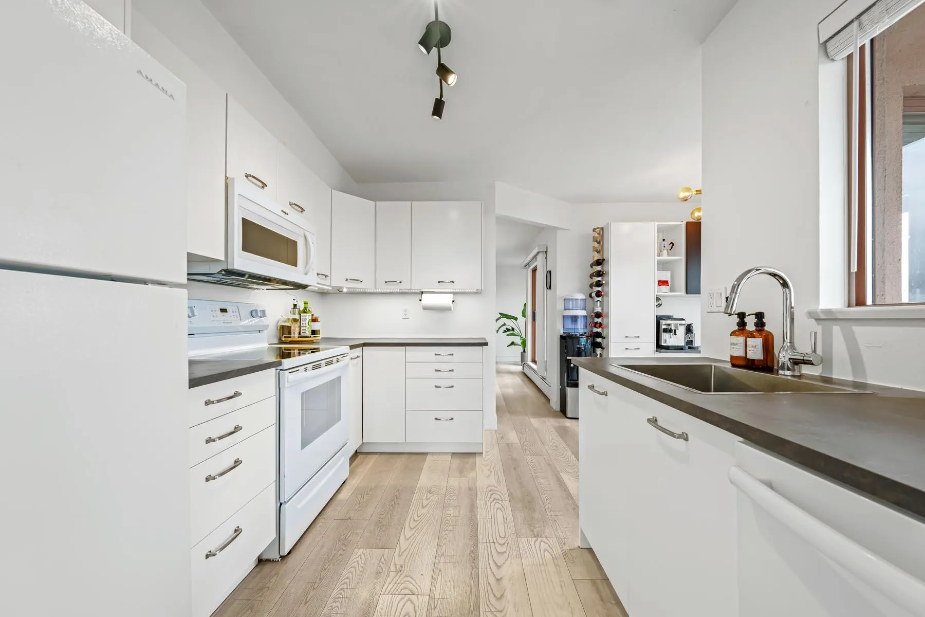 612 Fifth Avenue #1705