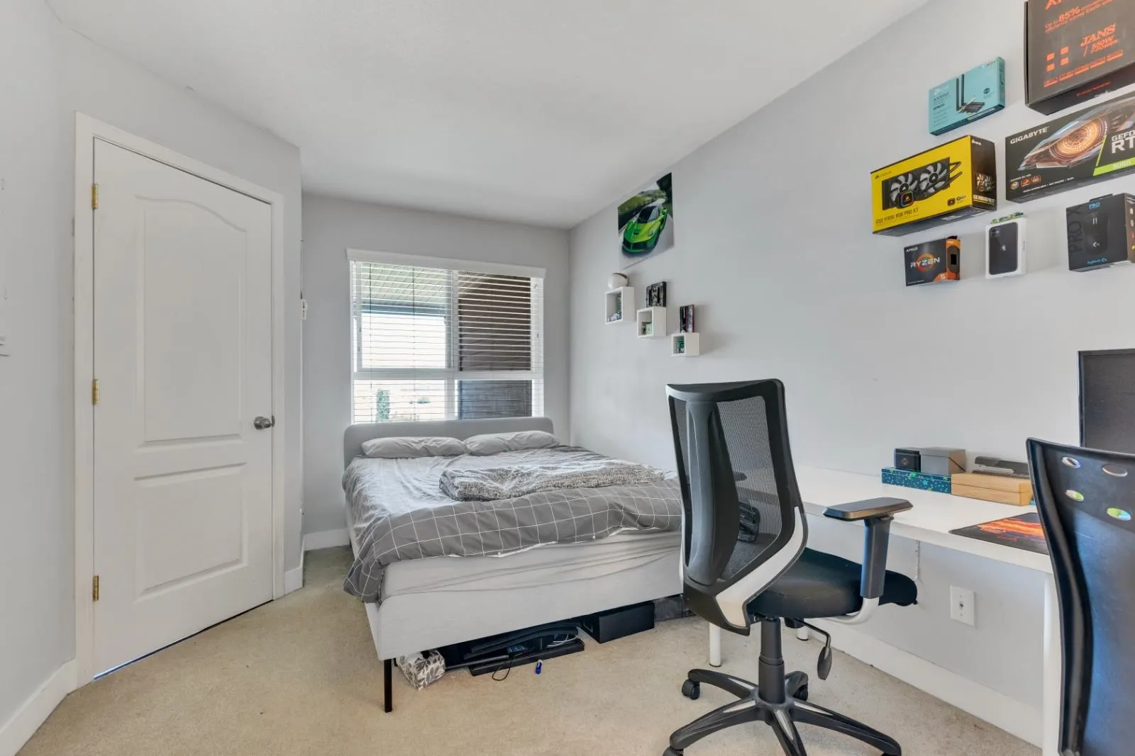 5880 Dover Crescent #427