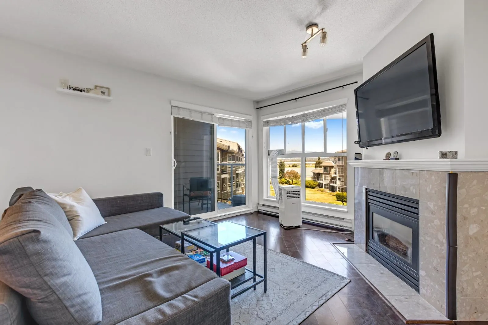 5880 Dover Crescent #427