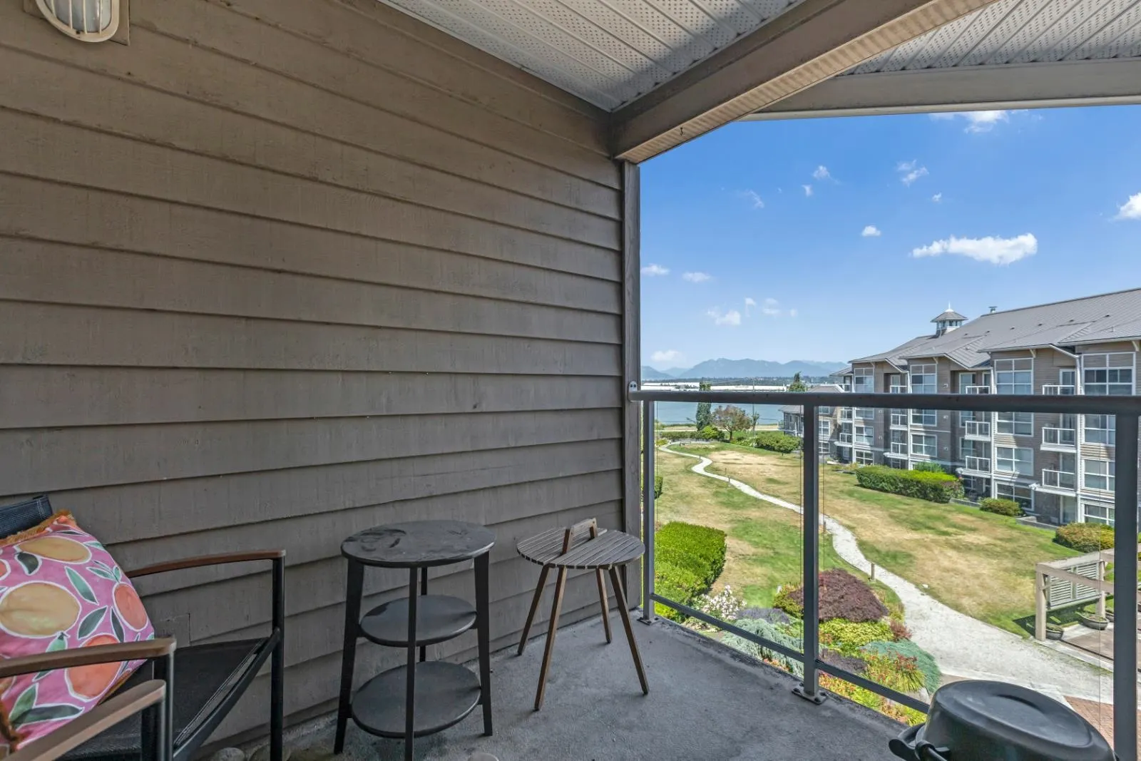 5880 Dover Crescent #427
