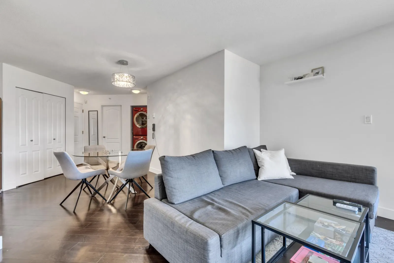 5880 Dover Crescent #427
