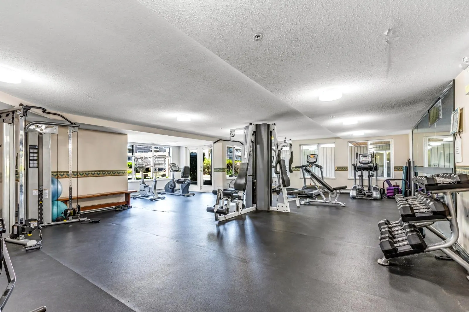 5880 Dover Crescent #427