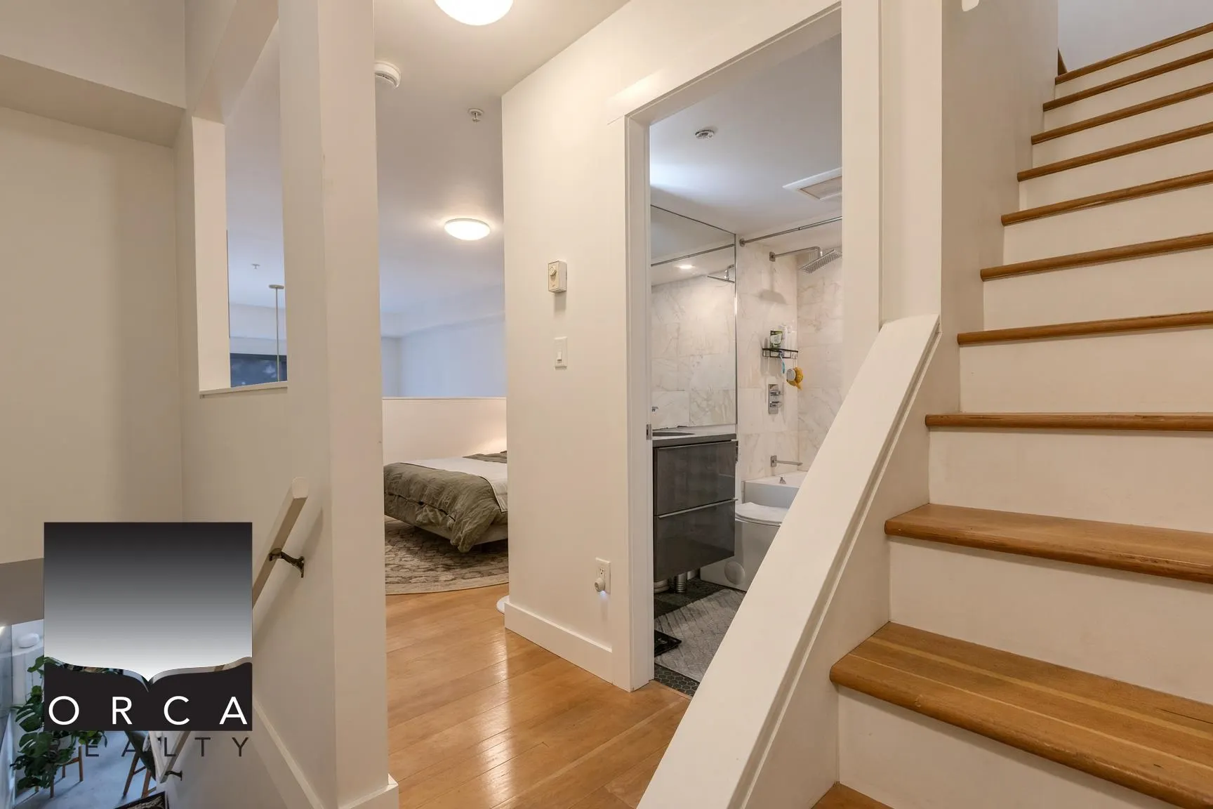 3726 Commercial Street #3