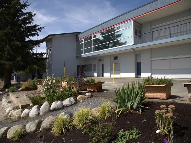 315 Schoolhouse Street #25
