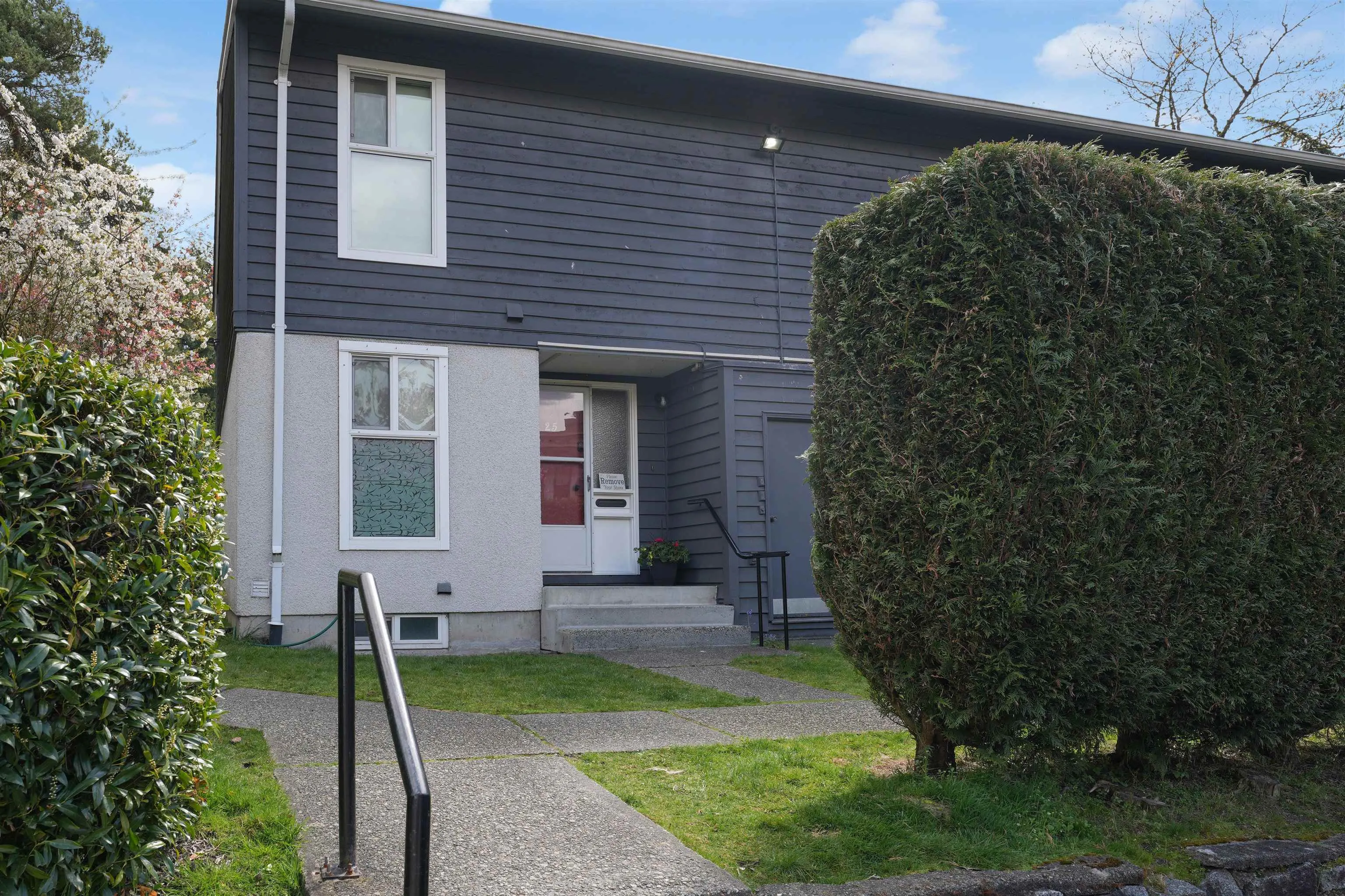 315 Schoolhouse Street #25