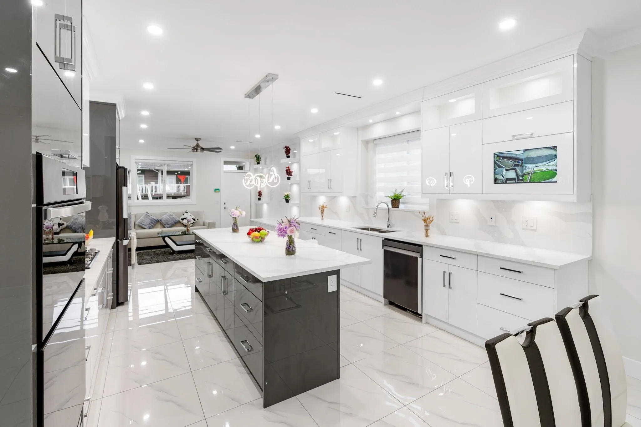 8464 15 Avenue #2