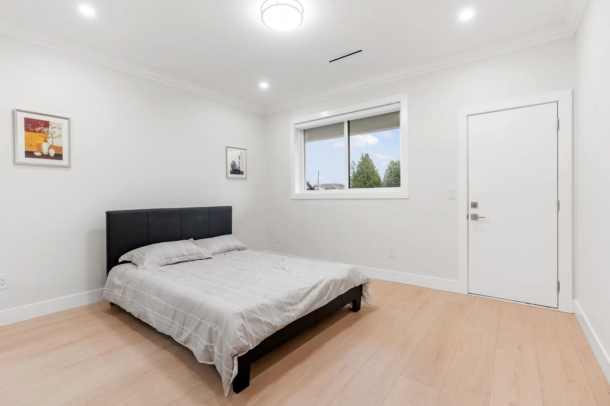 8464 15 Avenue #2