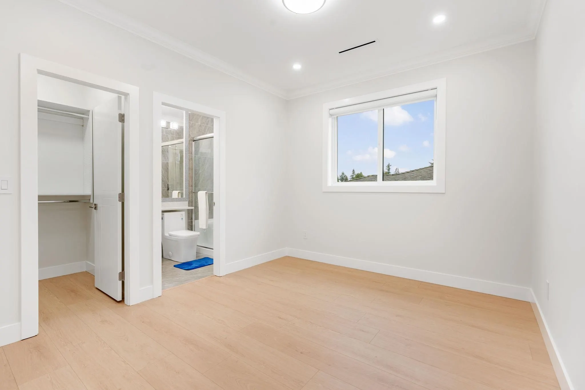 8464 15 Avenue #2