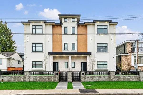8464 15 Avenue #2