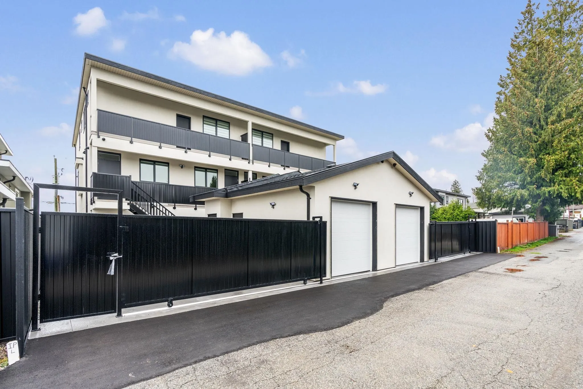 8464 15 Avenue #2