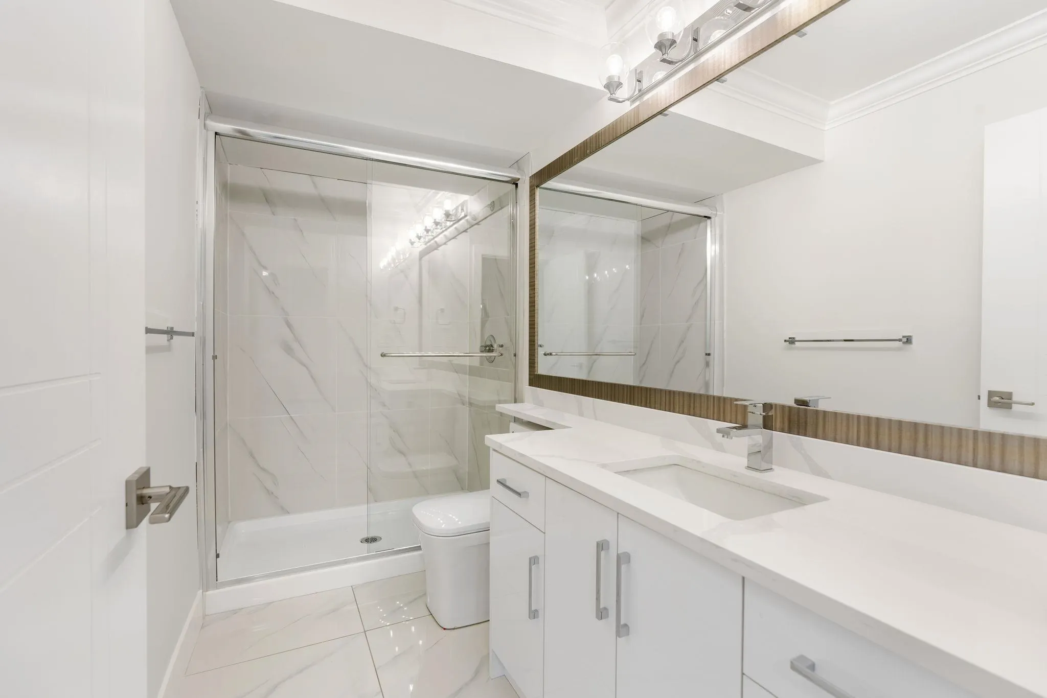 8464 15 Avenue #2