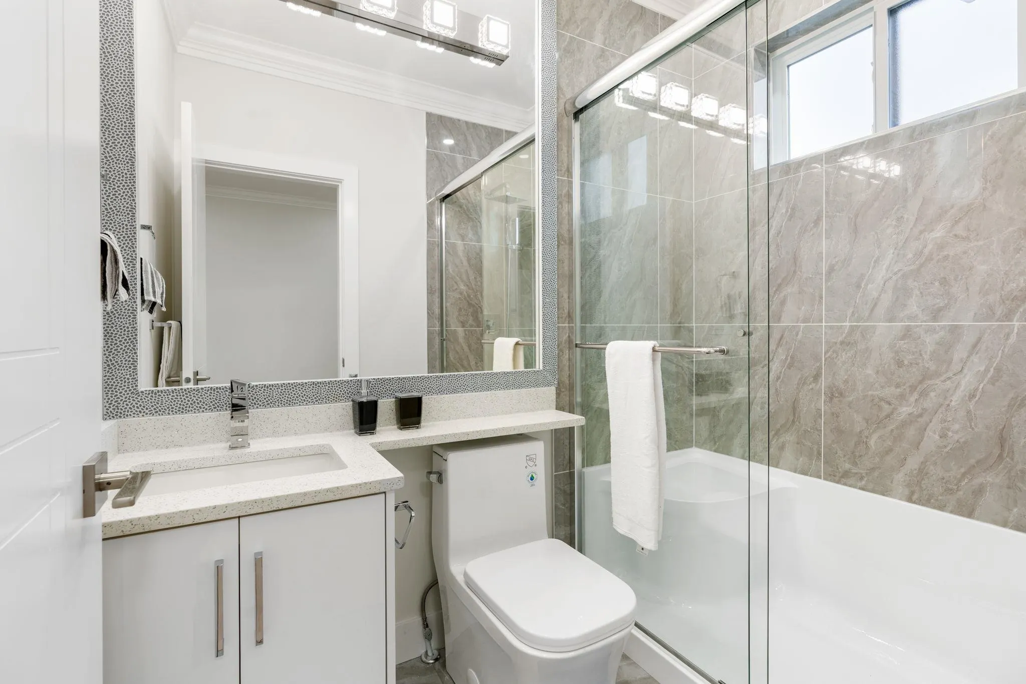 8464 15 Avenue #2