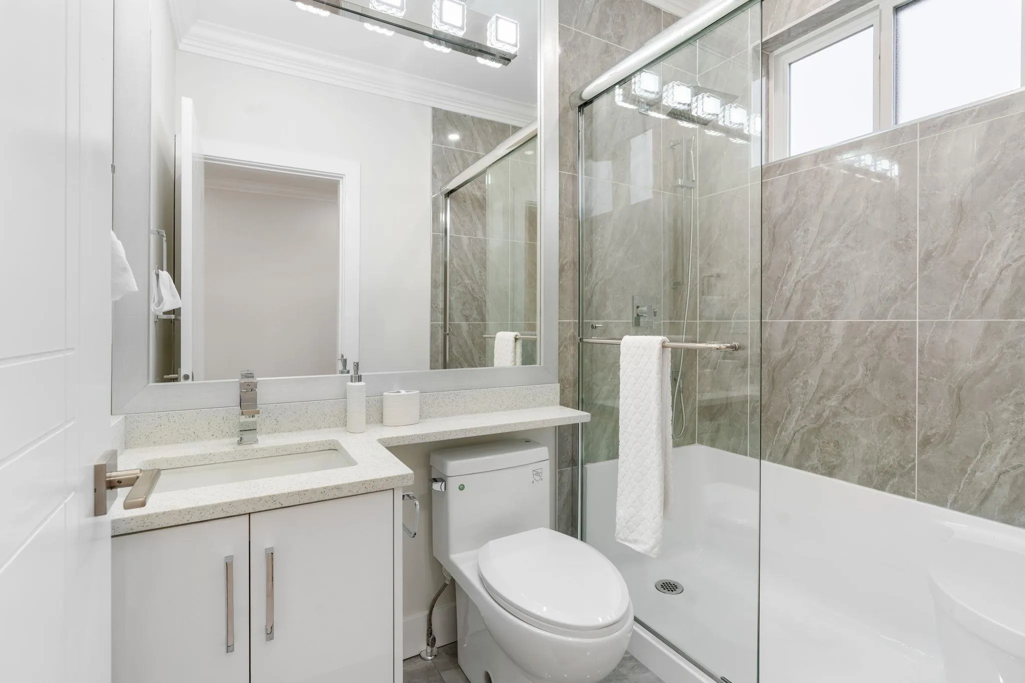 8464 15 Avenue #2