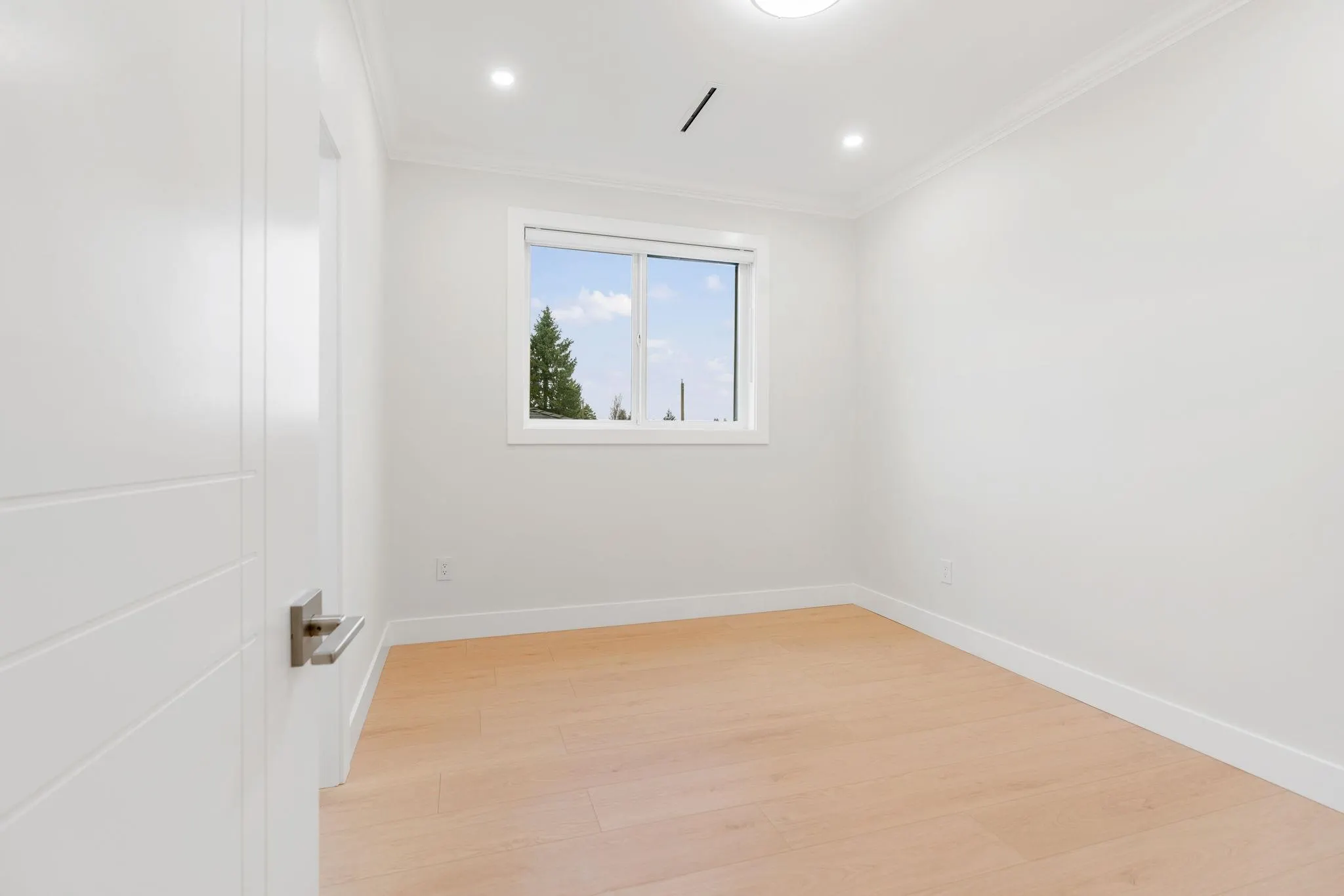 8464 15 Avenue #2