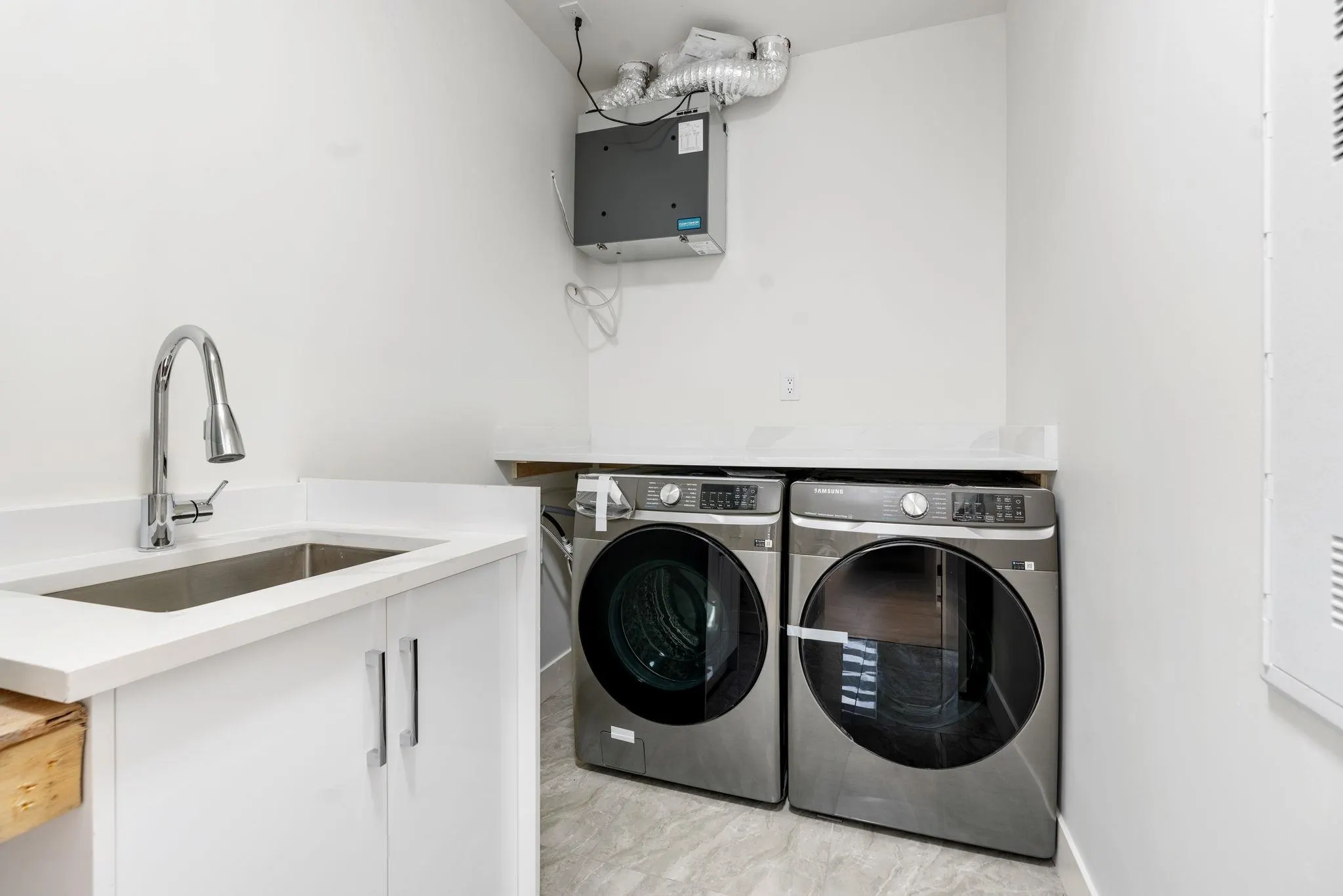 8464 15 Avenue #2