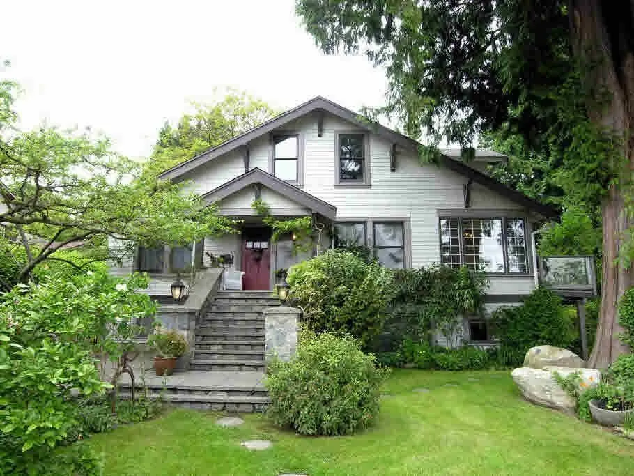 2356 Chesterfield Avenue