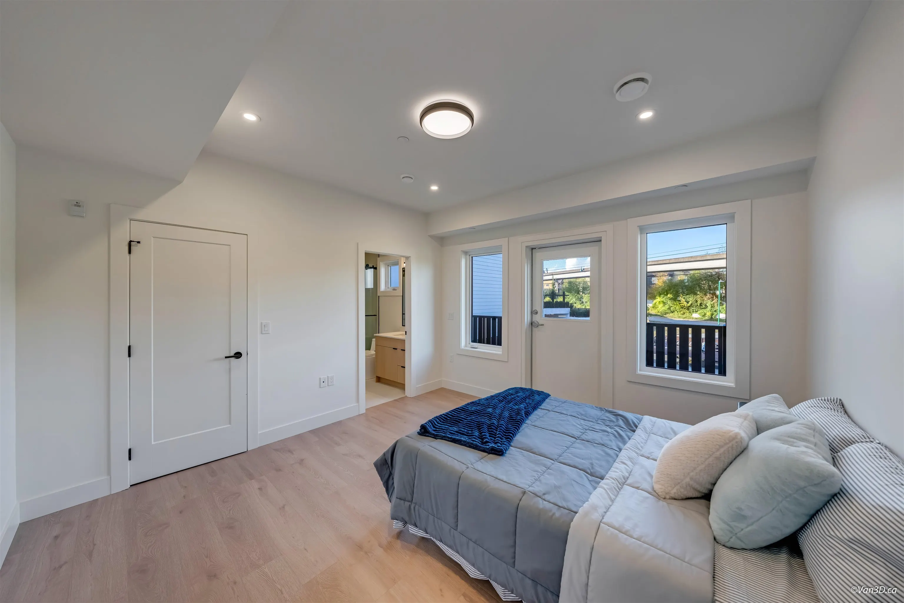 6136 Irmin Street #6