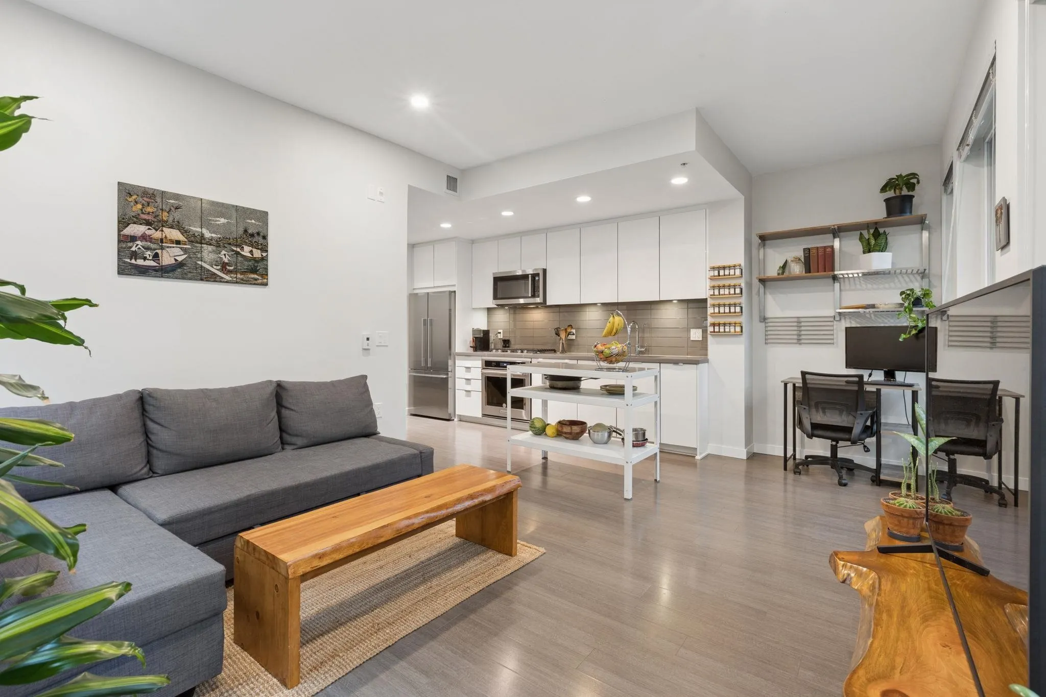 277 W 1st Street #113
