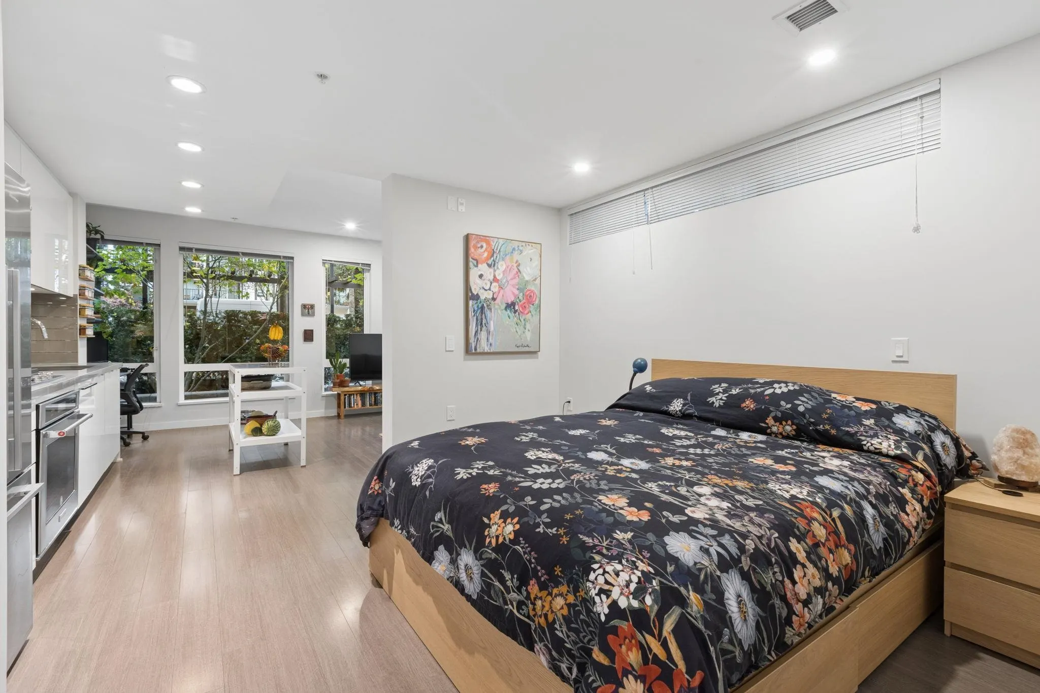 277 W 1st Street #113