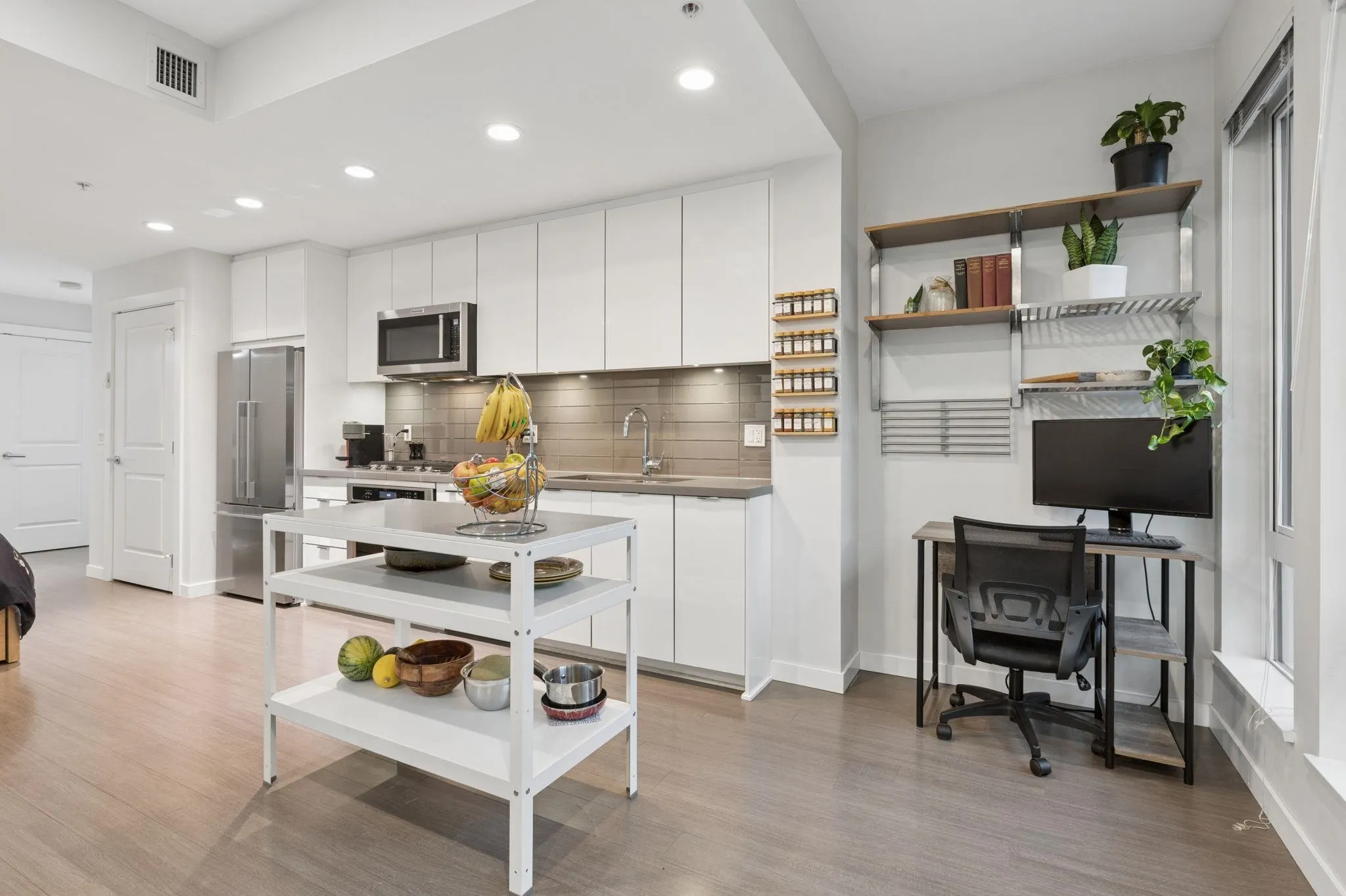 277 W 1st Street #113