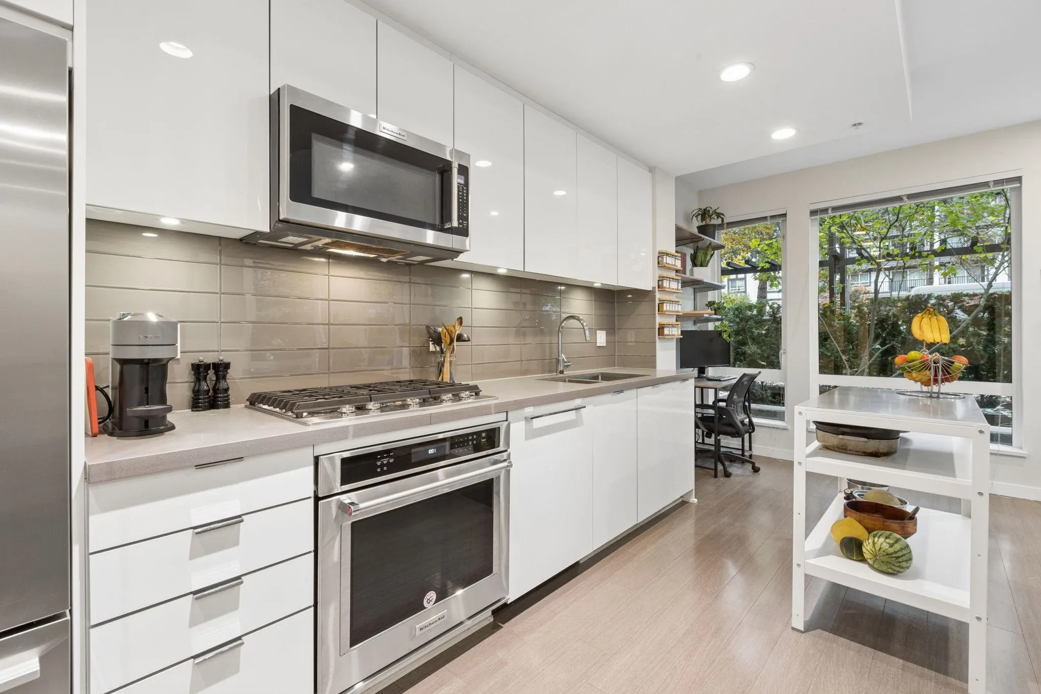 277 W 1st Street #113
