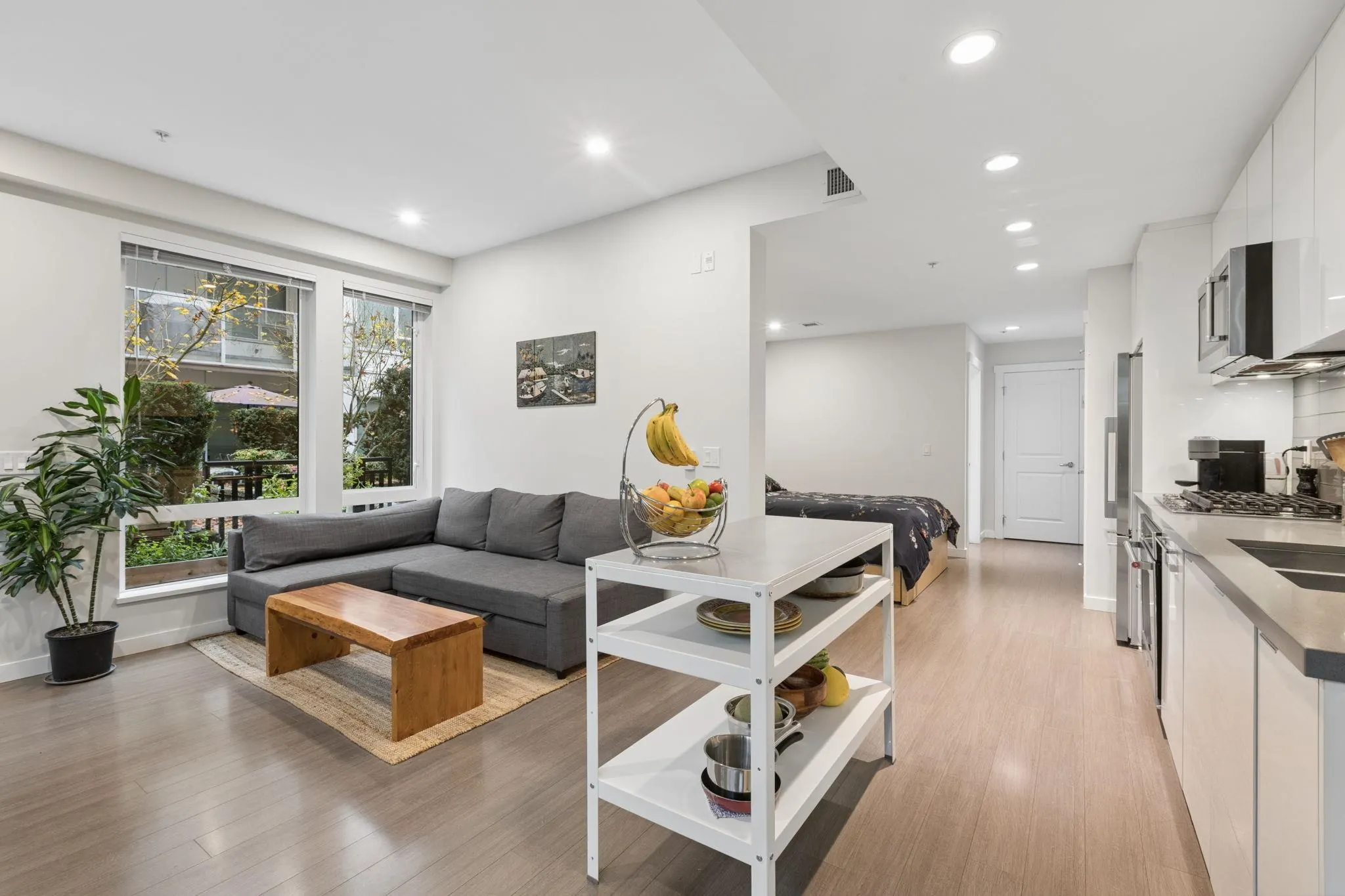 277 W 1st Street #113