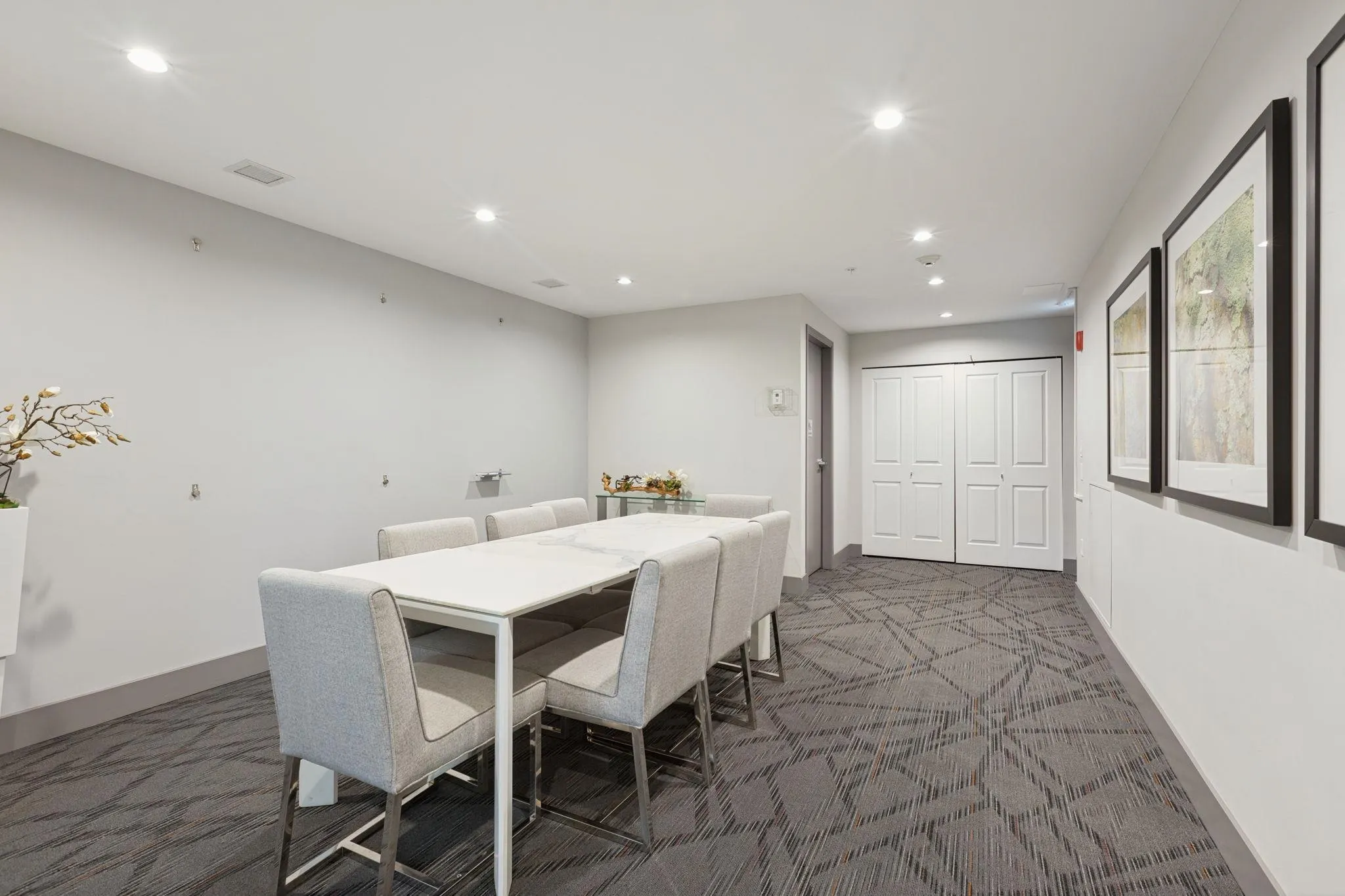 277 W 1st Street #113