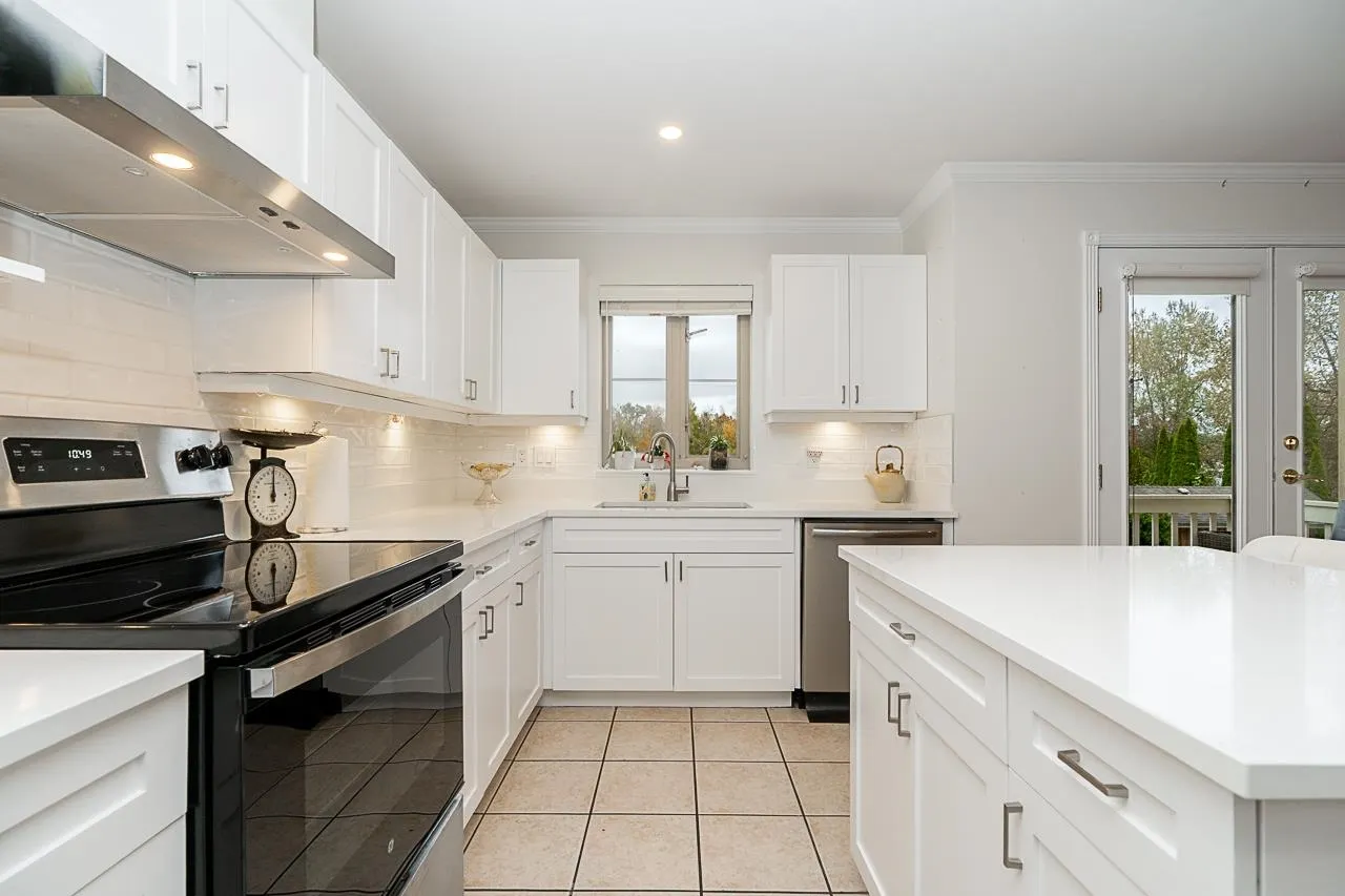 23343 Mavis Avenue #204