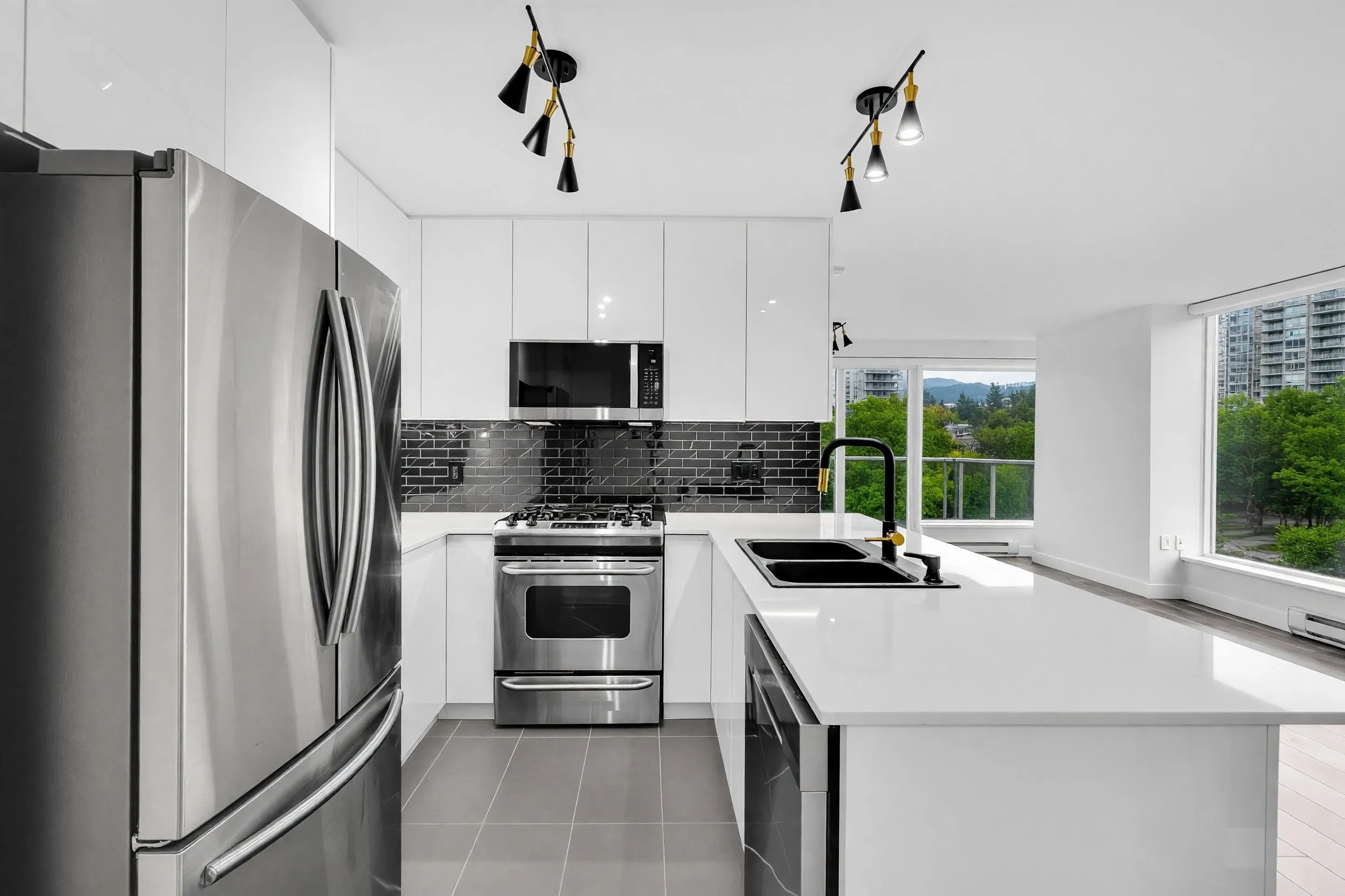 651 Nootka Way #2508