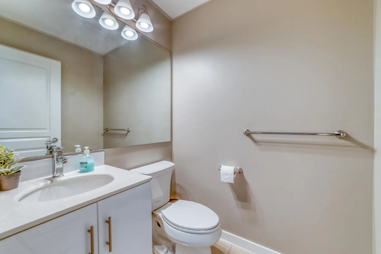 1380 Pinetree Way #84
