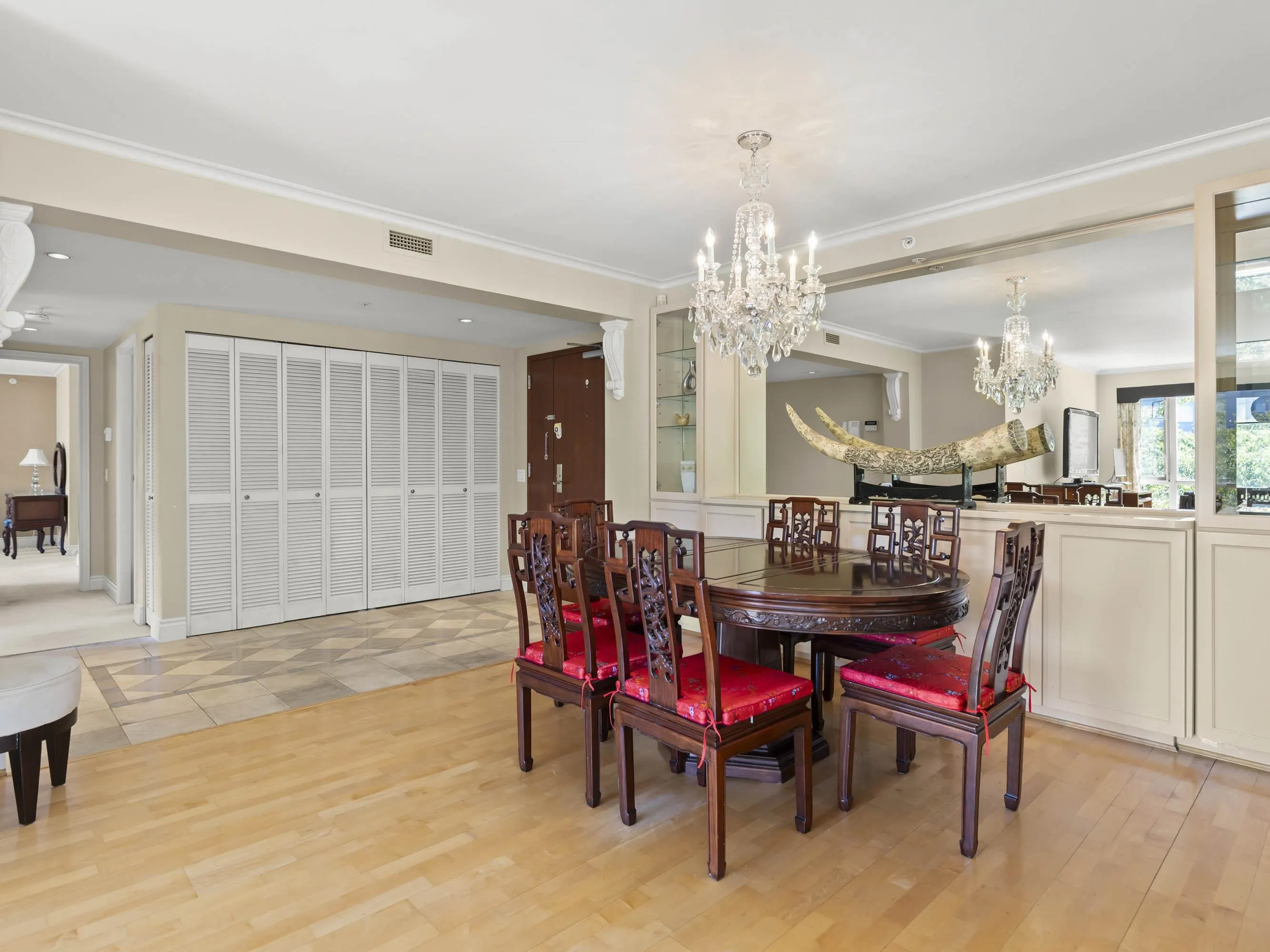 618 W 45th Avenue