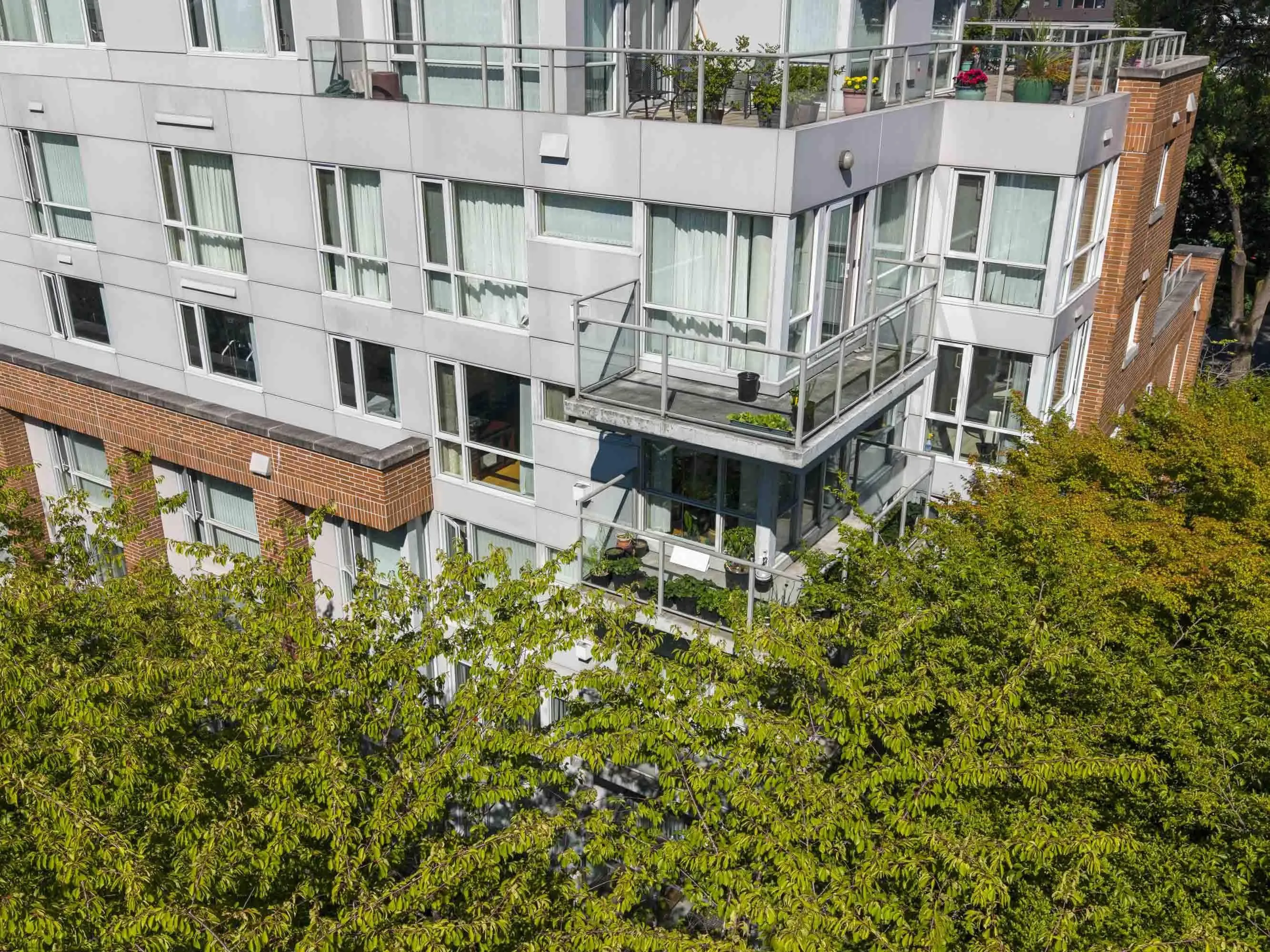 618 W 45th Avenue